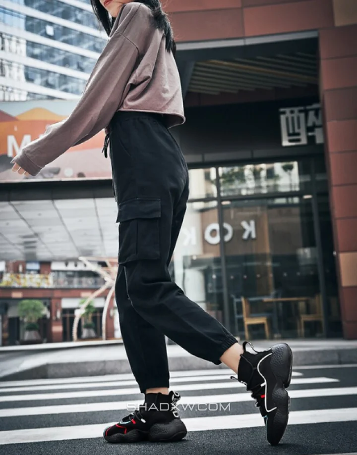 Crazy Sneakers - Image 6