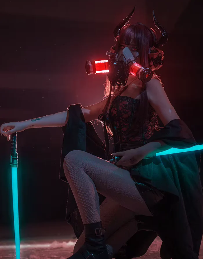 Cyberpunk Gas Mask Tubes - Image 4