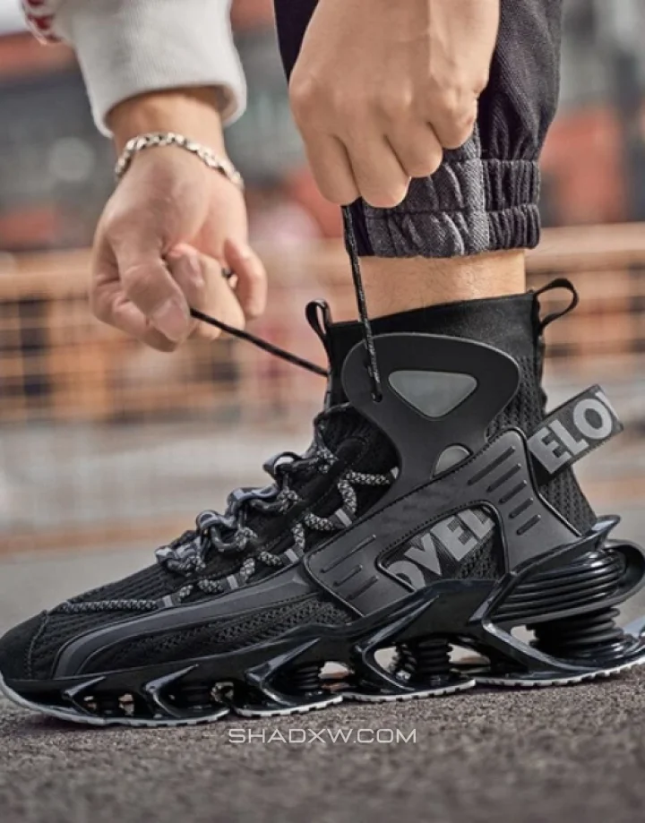 Futuristic sneakers - Image 4