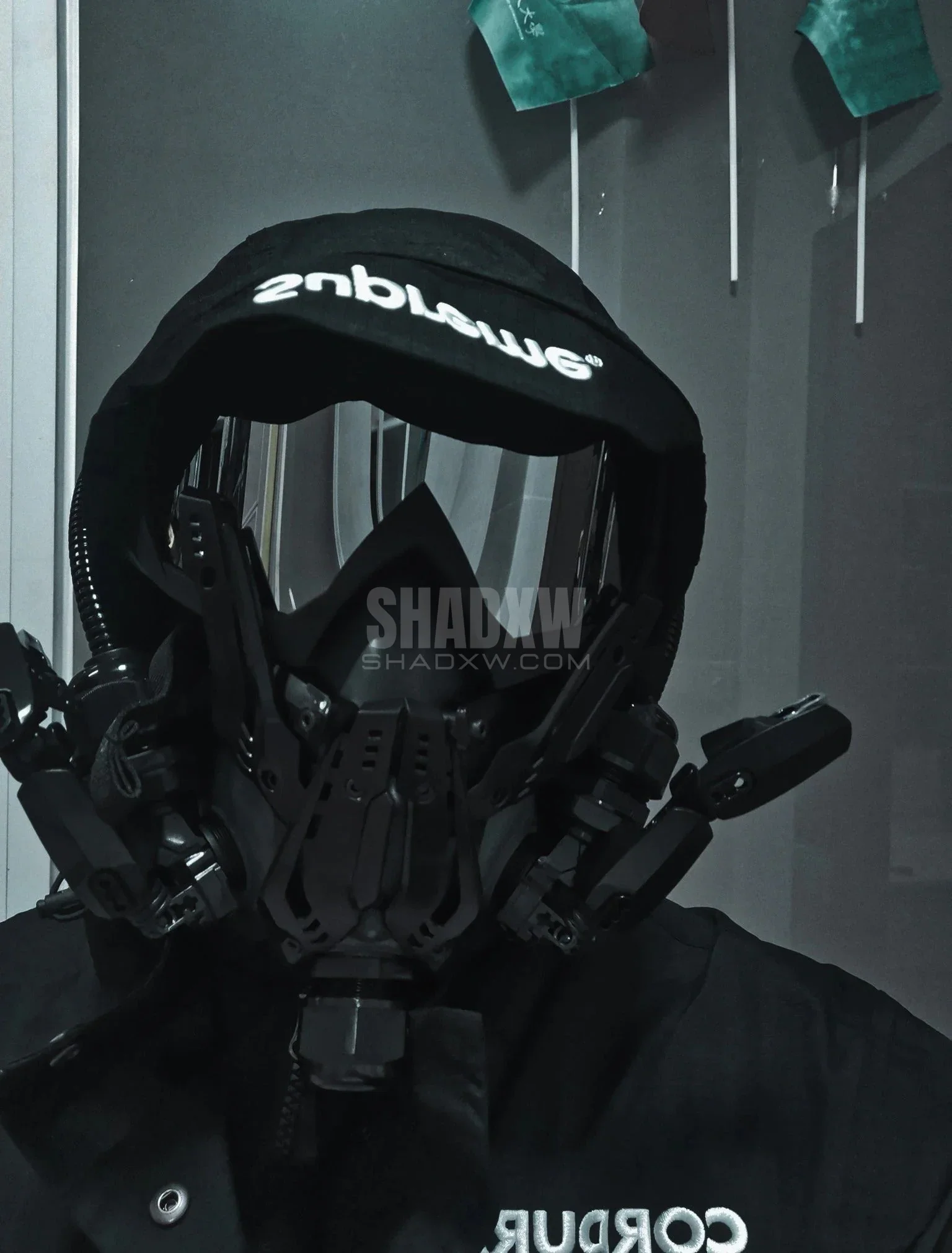 Half Cyberpunk Helmet - Image 4
