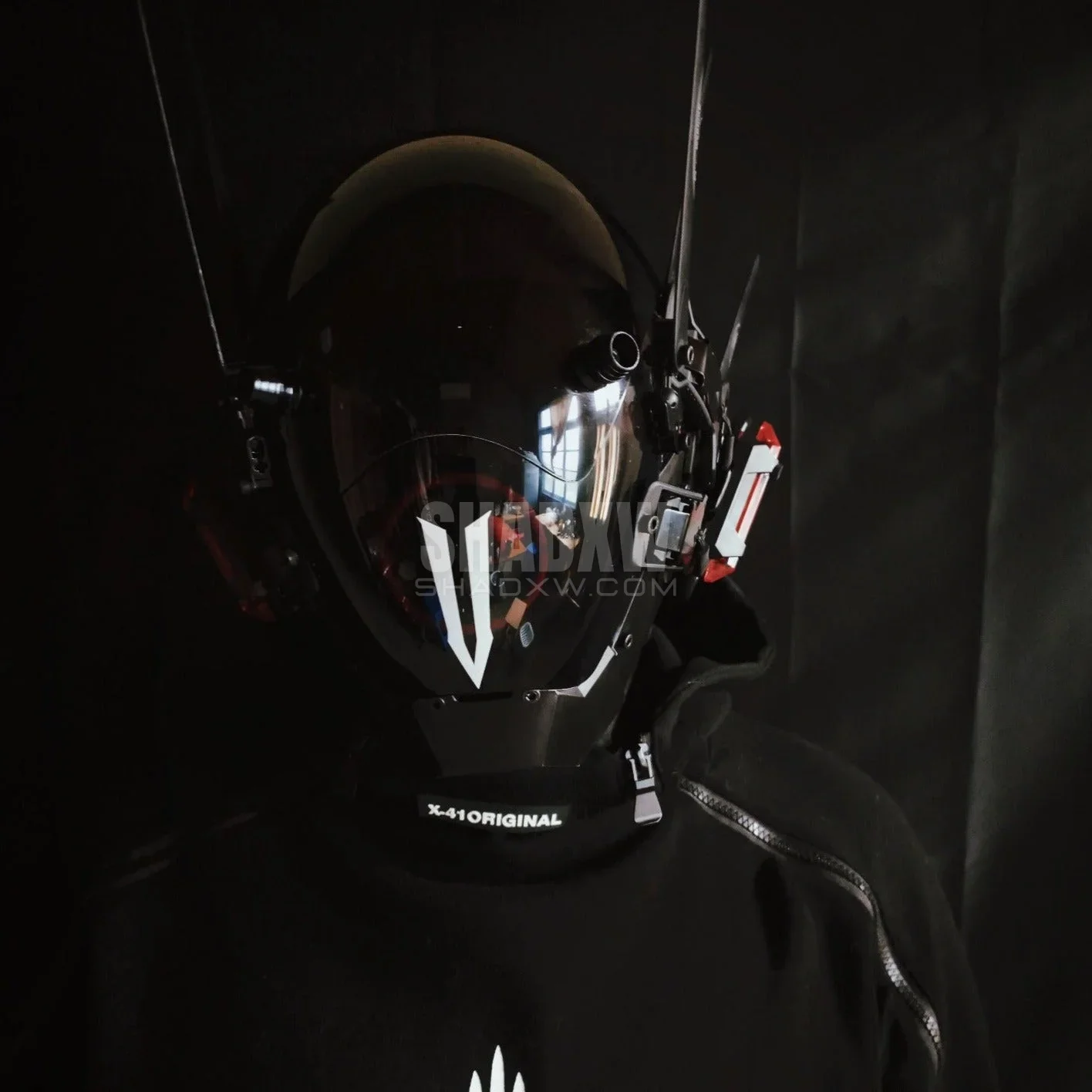 Red Cyberpunk Futuristic Helmet - Image 5