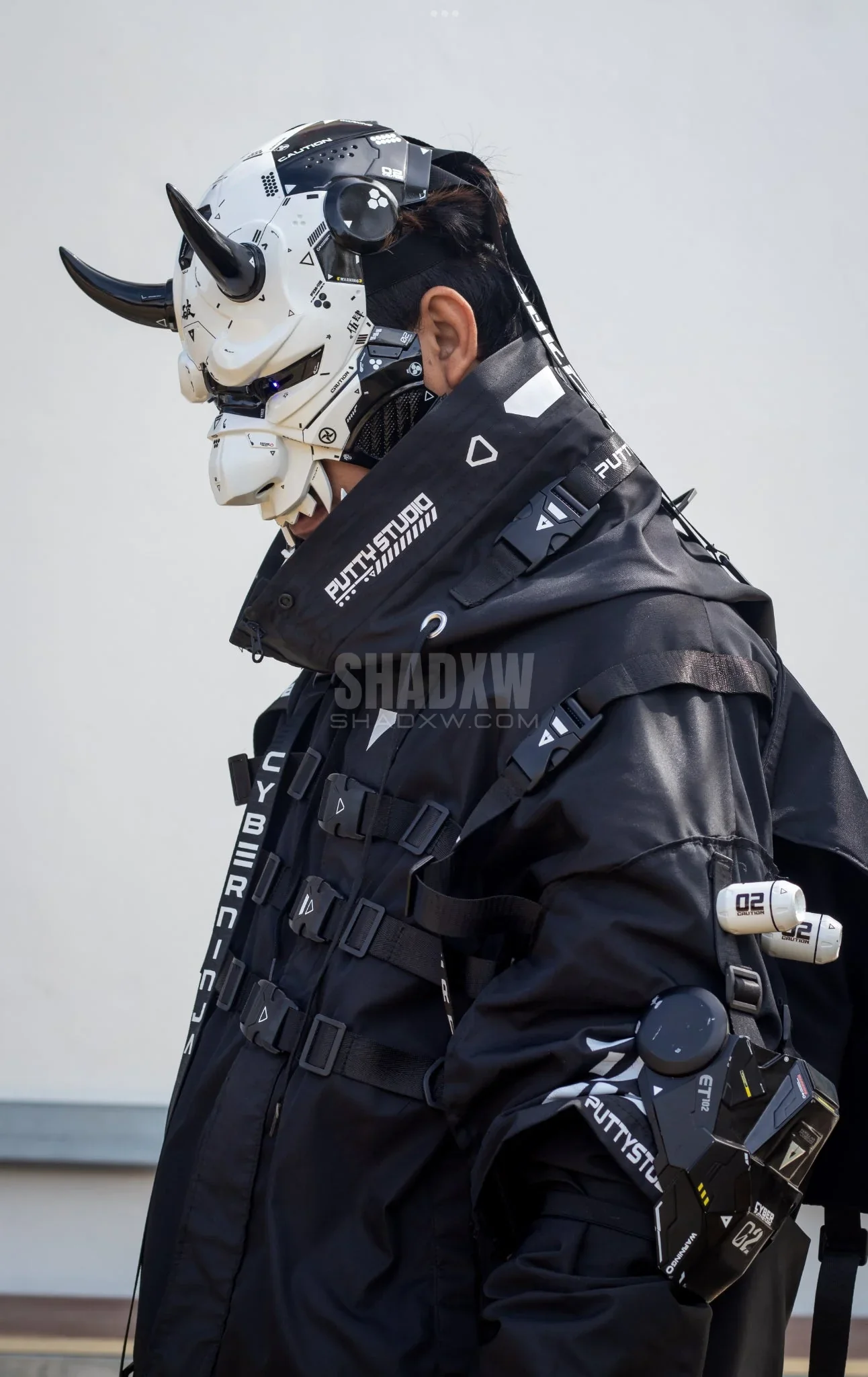 White Cyberpunk Oni mask - Image 4